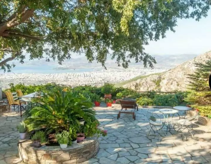 استودیوی استاندارد, Archontiko Stafylopati