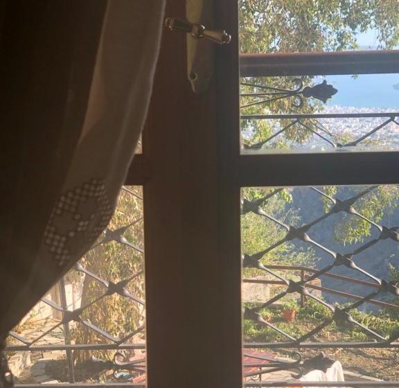 منزل غرفتين نوم, Archontiko Stafylopati