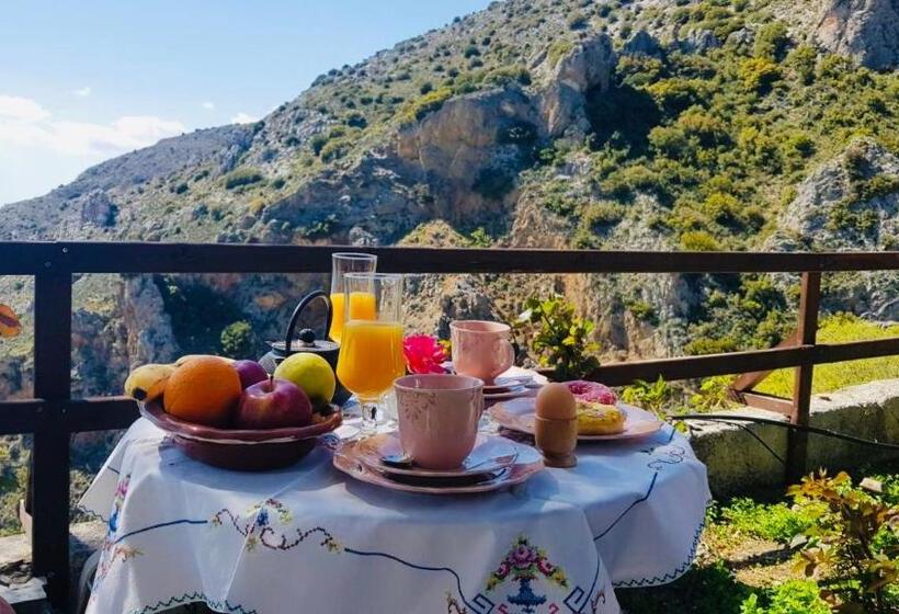 منزل غرفتين نوم, Archontiko Stafylopati