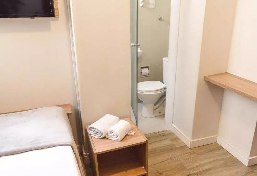 Economy Yhden Hengen Huone, Clh Suites Domingos Ferreira