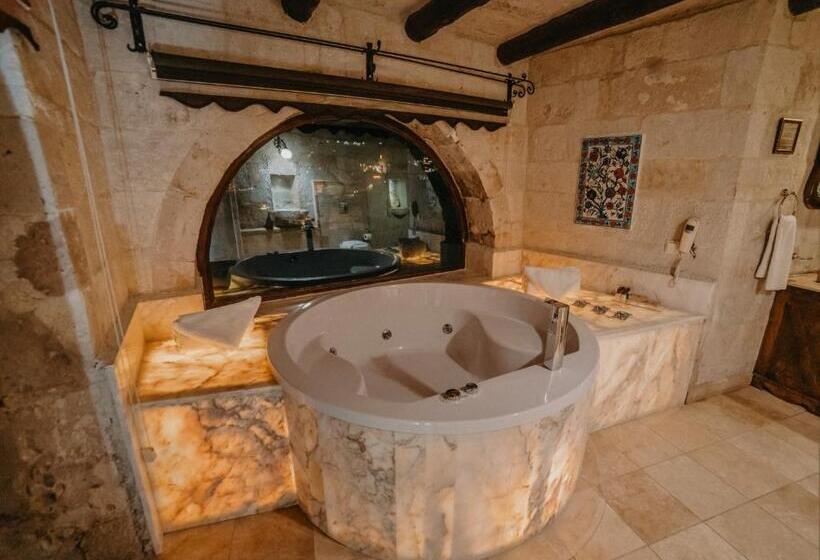 سوئیت با تخت بزرگ, Erenbey Cave