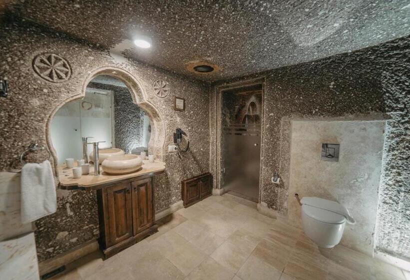 اتاق سوپریور با چشم‌انداز, Erenbey Cave