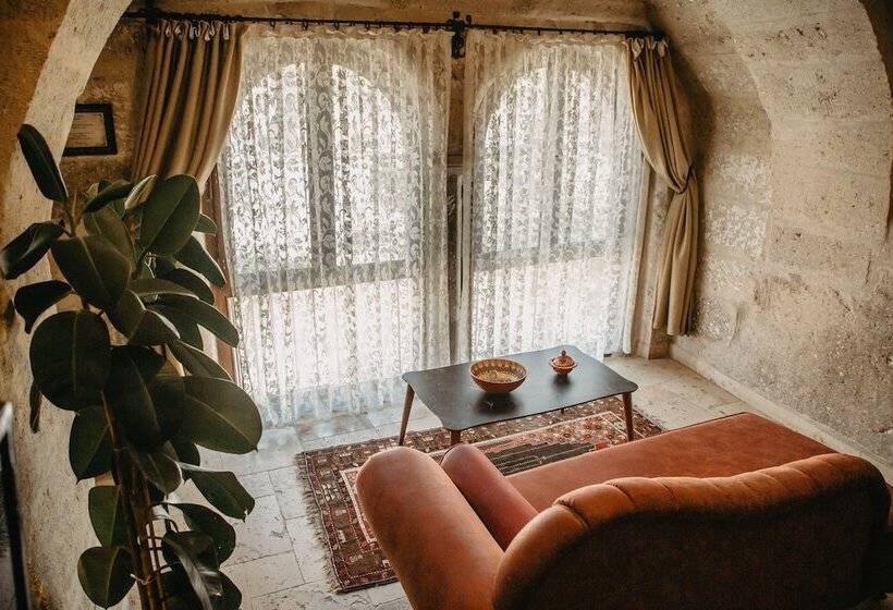 سوئیت با تخت بزرگ, Erenbey Cave