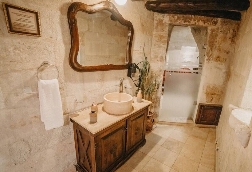 سوئیت با تخت بزرگ, Erenbey Cave