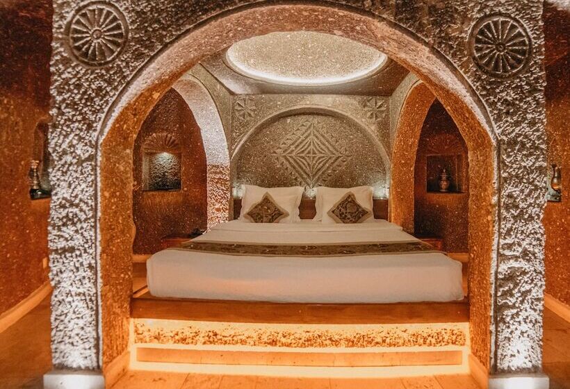 سوئیت با تخت بزرگ, Erenbey Cave