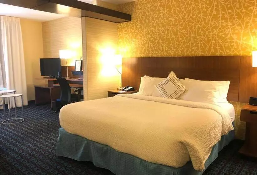 キングサイズベッドのスイートルーム, Fairfield Inn & Suites By Marriott Dallas Plano North