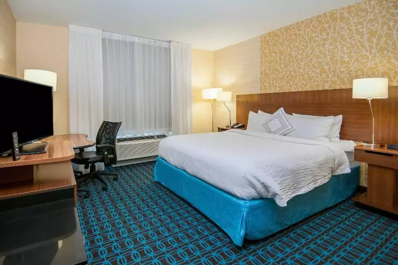 キングサイズベッドのスタンダードルーム, Fairfield Inn & Suites By Marriott Dallas Plano North