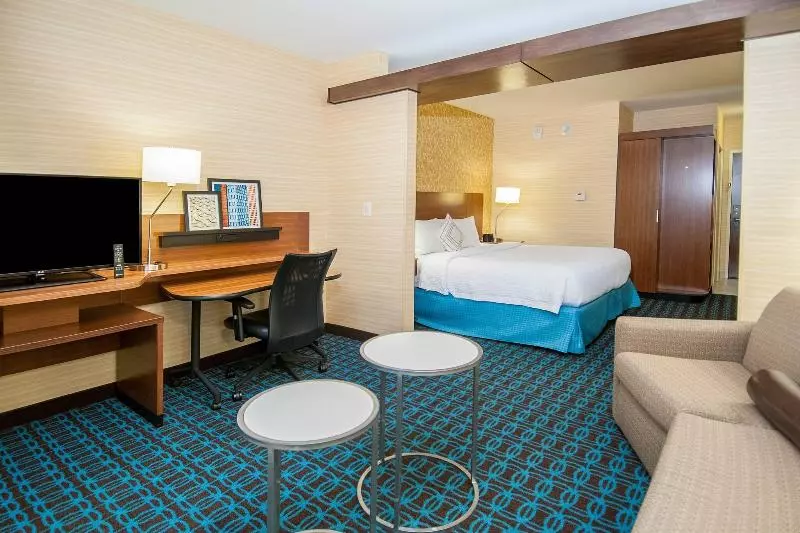 キングサイズベッドのスイートルーム, Fairfield Inn & Suites By Marriott Dallas Plano North