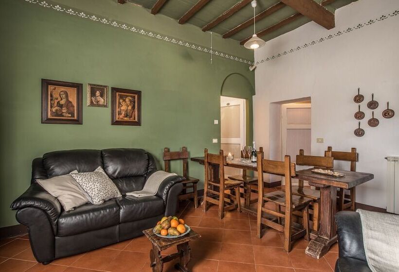 דירת שלושה חדרים, Fattoria Del Colle