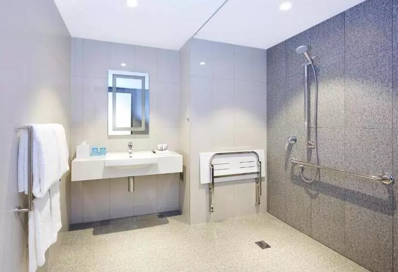 身障者適用スタンダードルーム, Holiday Inn Express Brisbane Central, An Ihg