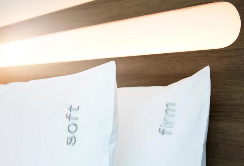 اتاق استاندارد برای معلولان, Holiday Inn Express Brisbane Central, An Ihg