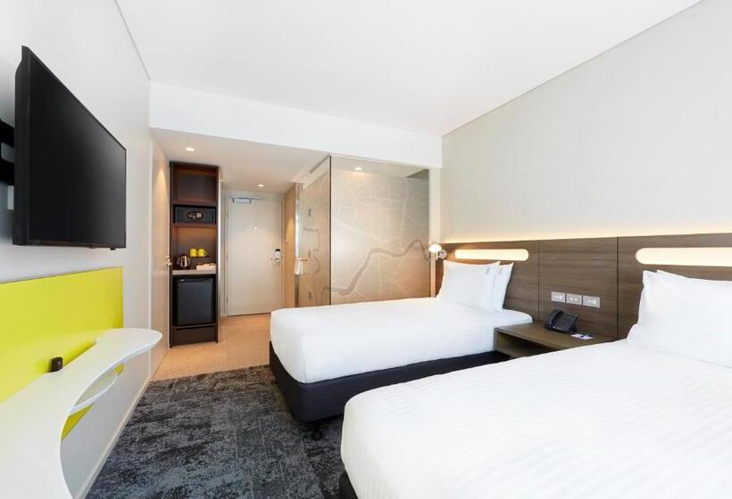 Номер Стандарт Адаптированный для Инвалидов, Holiday Inn Express Brisbane Central, An Ihg