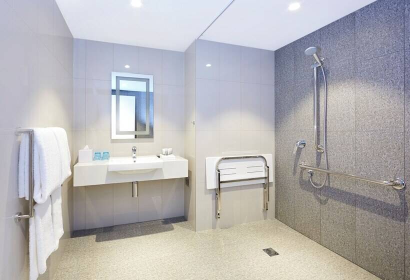 اتاق استاندارد برای معلولان, Holiday Inn Express Brisbane Central, An Ihg
