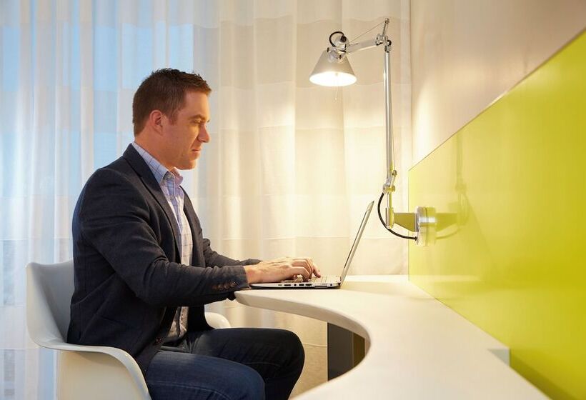 اتاق استاندارد برای معلولان, Holiday Inn Express Brisbane Central, An Ihg