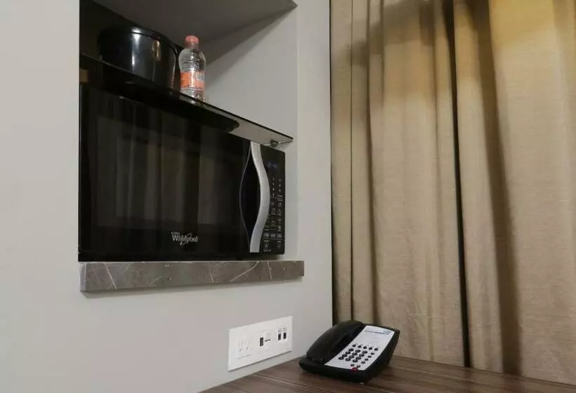 キングサイズベッドのスタンダードルーム, Holiday Inn Express & Suites Monterrey Valle, An Ihg