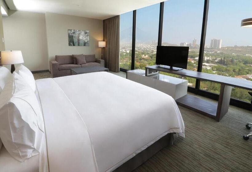 스위트 킹사이즈 침대, Holiday Inn Express & Suites Monterrey Valle, An Ihg