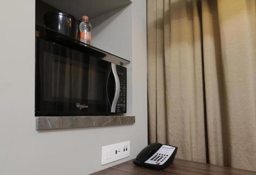 اتاق استاندارد با چشم‌انداز کوهستان, Holiday Inn Express & Suites Monterrey Valle, An Ihg