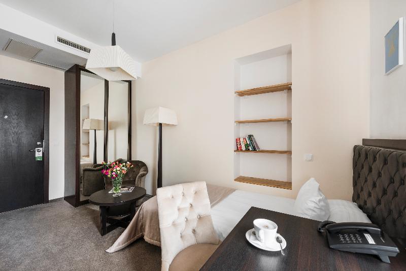 اتاق لوکس سه تخته, Kastel Grao Para