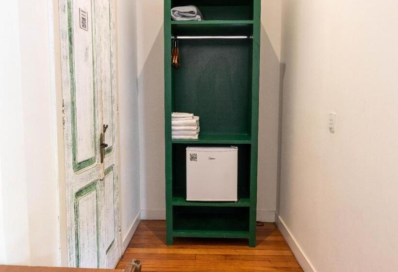 اتاق خانوادگی, Kastel Grao Para