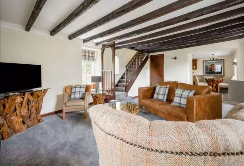 ２ベッドルームハウス, Loch Ness Lodge
