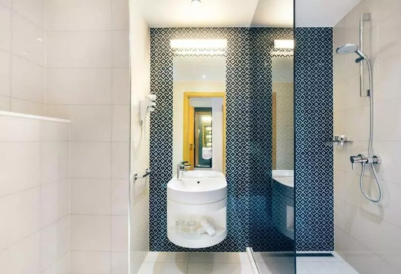 اتاق لوکس با چشم‌انداز استخر, Mercure Sohar