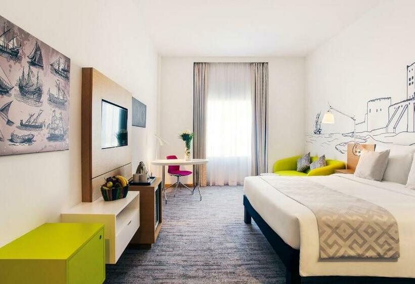 اتاق لوکس با چشمانداز استخر, Mercure Sohar