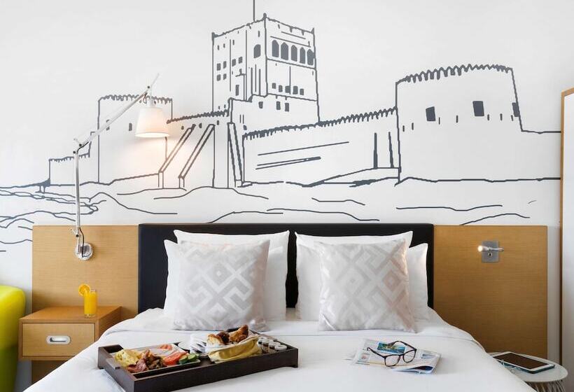 اتاق لوکس با چشم‌انداز استخر, Mercure Sohar