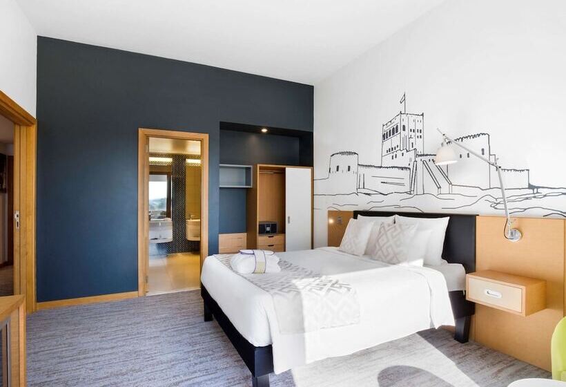 اتاق لوکس با چشمانداز استخر, Mercure Sohar