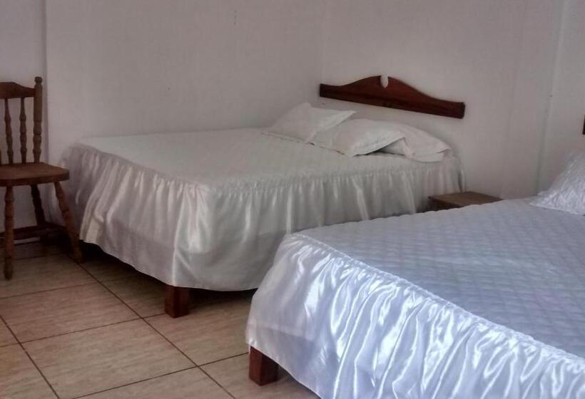 غرفة ديلوكس مطلّة علي البحر مزوَّدة بشُرفة, Oasis Cuyutlan