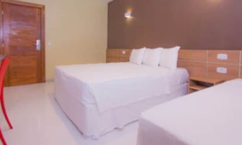 חדר דלוקס לשלושה, Safira Praia