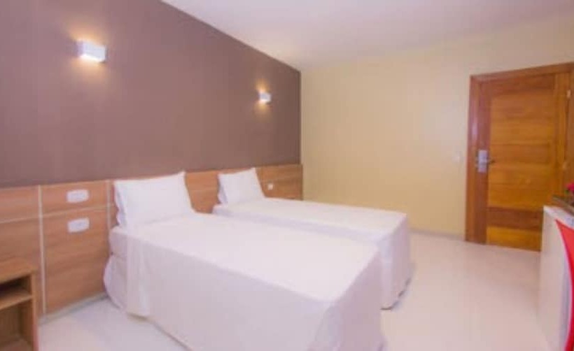 חדר דלוקס לארבעה, Safira Praia