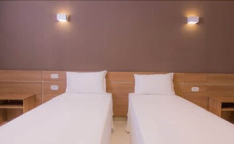 Quarto Quádruplo Deluxe, Safira Praia