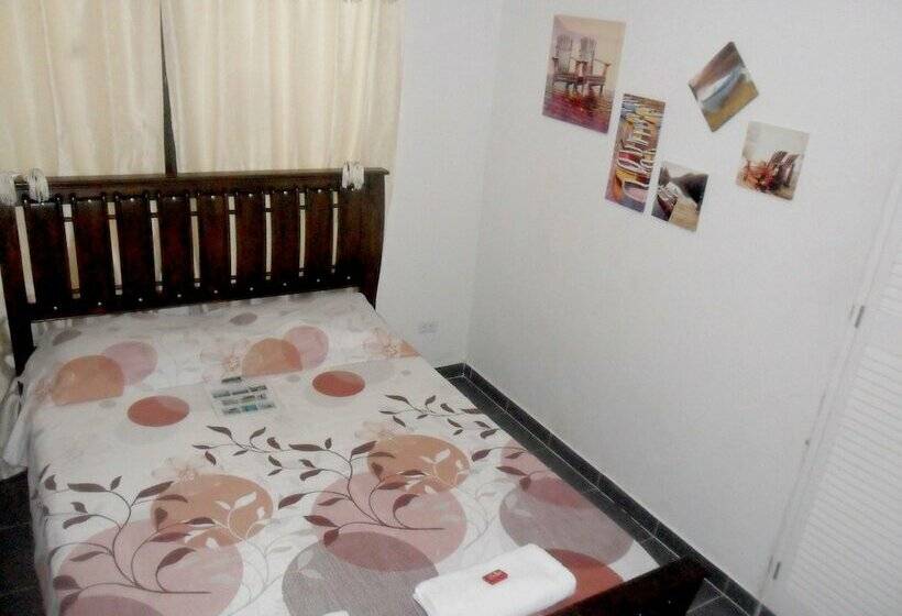 家庭房间共用浴室, Sheylla's Place