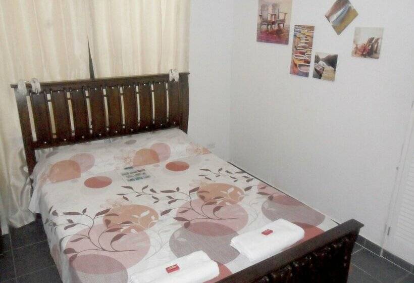 家庭房间共用浴室, Sheylla's Place