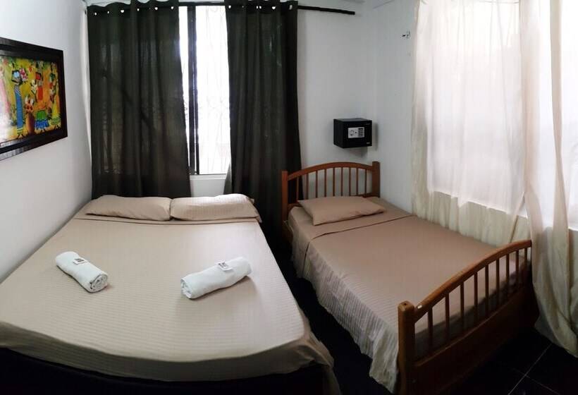 חדר משפחתי חדר אמבטיה משותף, Sheylla's Place