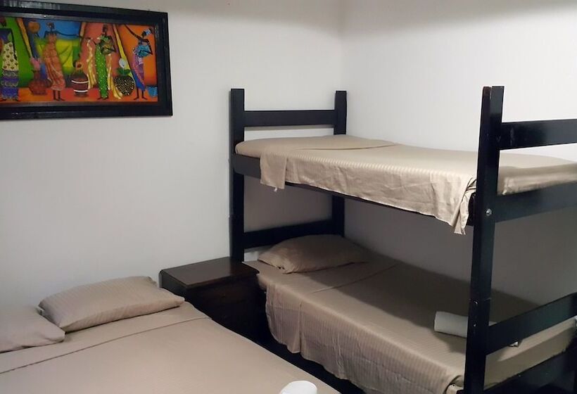 חדר משפחתי חדר אמבטיה משותף, Sheylla's Place