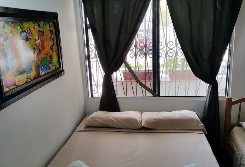 חדר משפחתי חדר אמבטיה משותף, Sheylla's Place