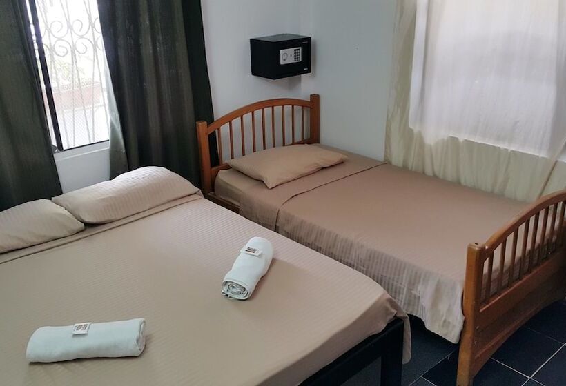 חדר משפחתי חדר אמבטיה משותף, Sheylla's Place