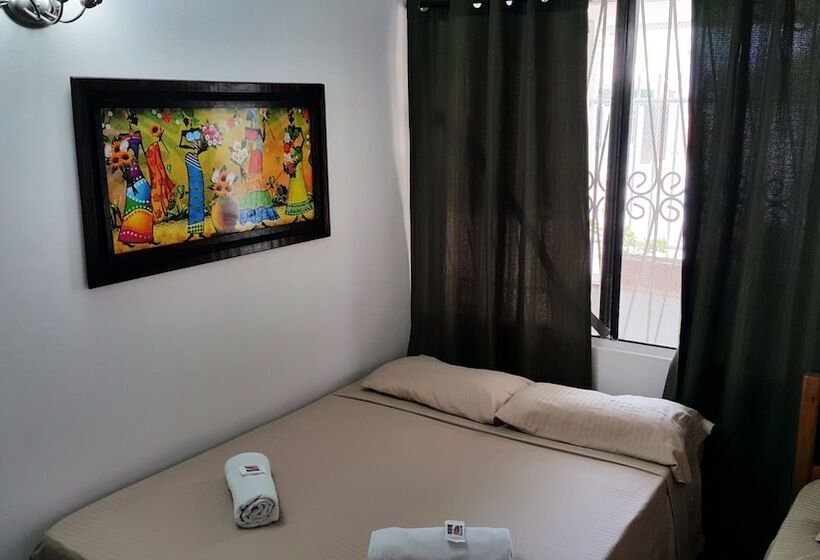 חדר משפחתי חדר אמבטיה משותף, Sheylla's Place