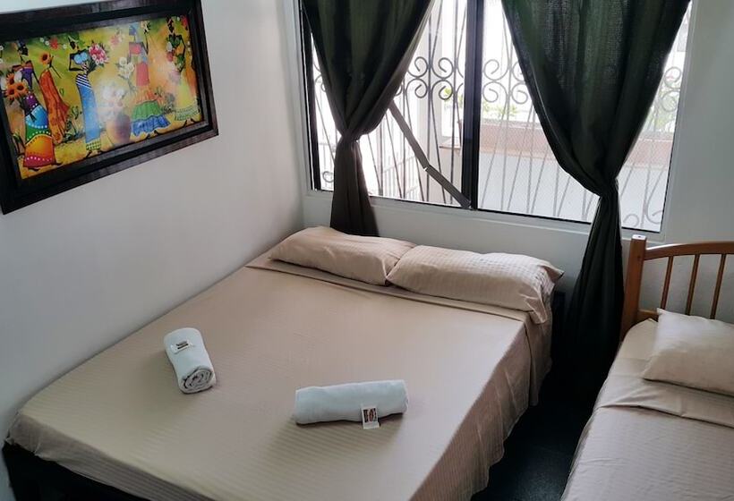 חדר משפחתי חדר אמבטיה משותף, Sheylla's Place