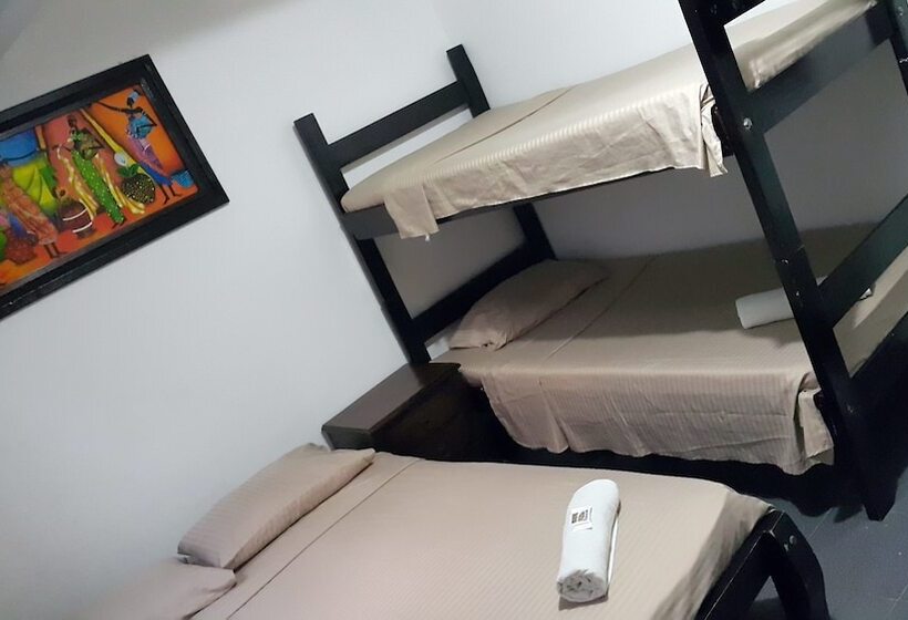 חדר משפחתי חדר אמבטיה משותף, Sheylla's Place