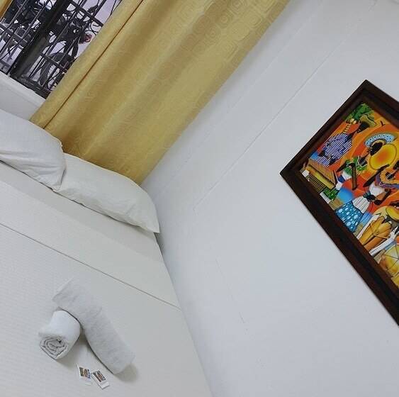 חדר משפחתי חדר אמבטיה משותף, Sheylla's Place