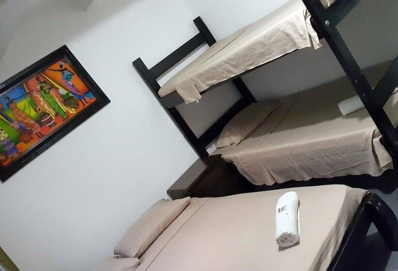 חדר משפחתי חדר אמבטיה משותף, Sheylla's Place