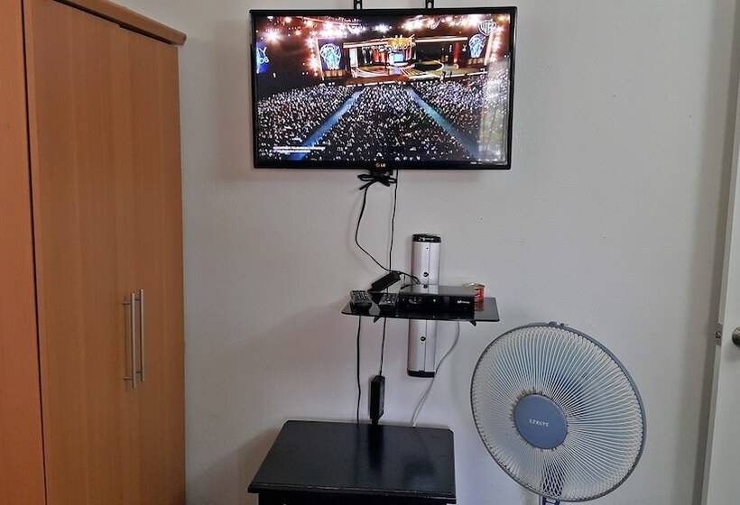 חדר משפחתי חדר אמבטיה משותף, Sheylla's Place