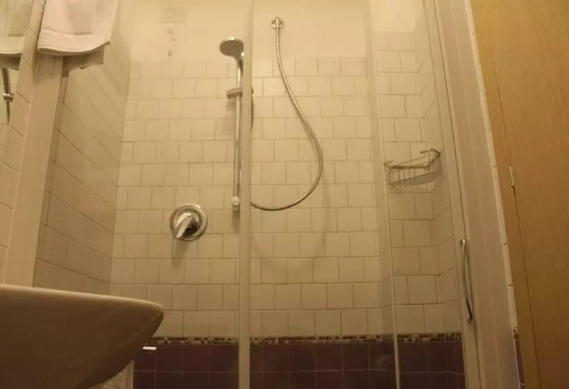 Standard Kolmen Hengen Huone, Villa Enea