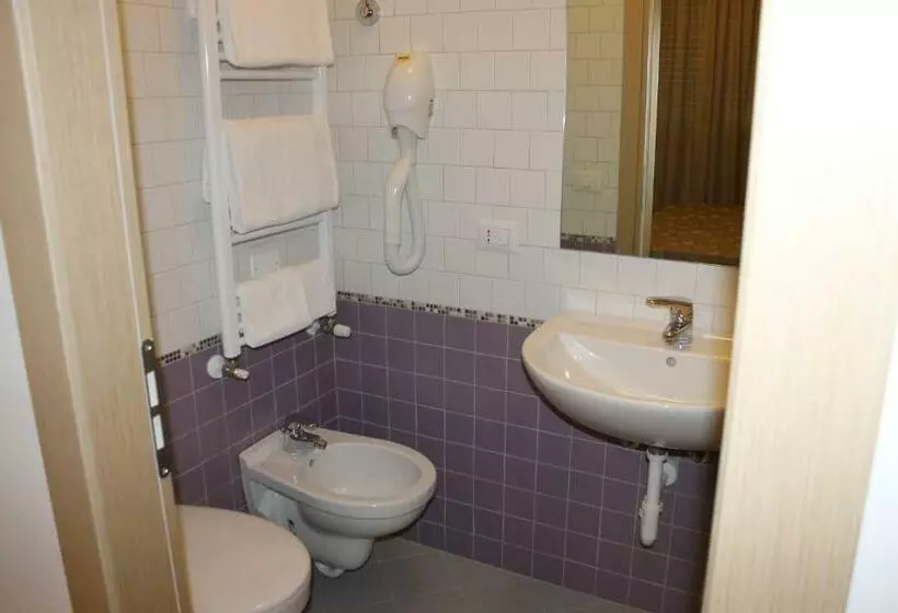 Standard Kolmen Hengen Huone, Villa Enea