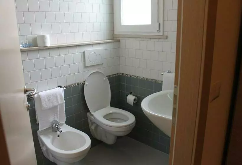 Standard Neljän Hengen Huone, Villa Enea