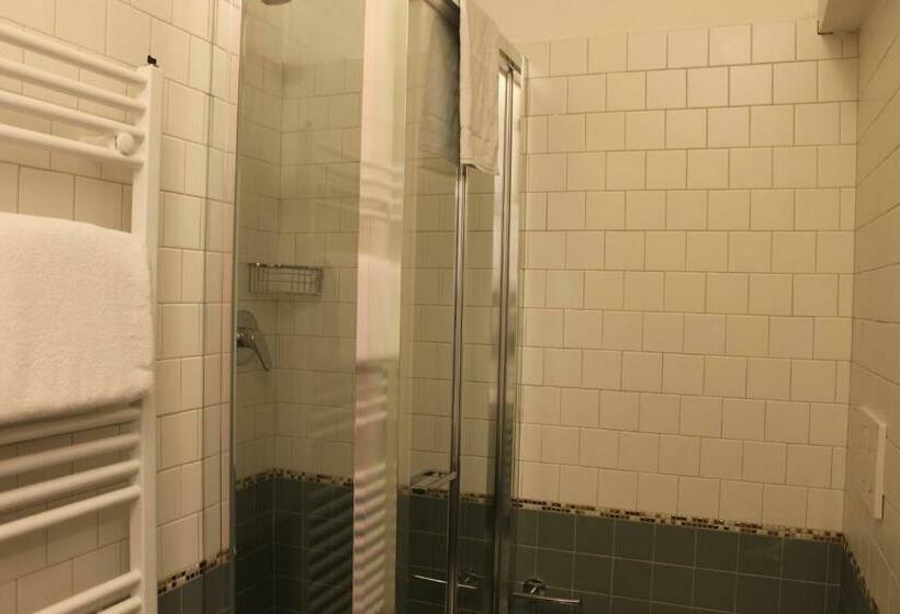 Camera Quadrupla Standard, Villa Enea