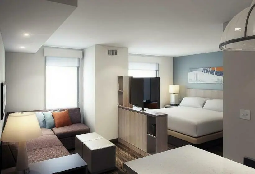 スタンダードスタジオ, Hyatt House Lansing University Area