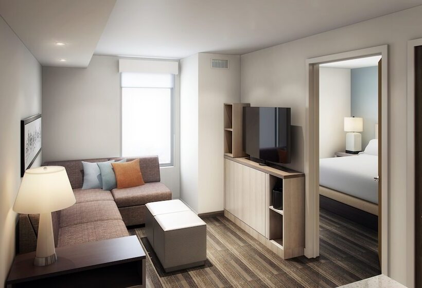 جناح سرير ملكى, Hyatt House Lansing University Area